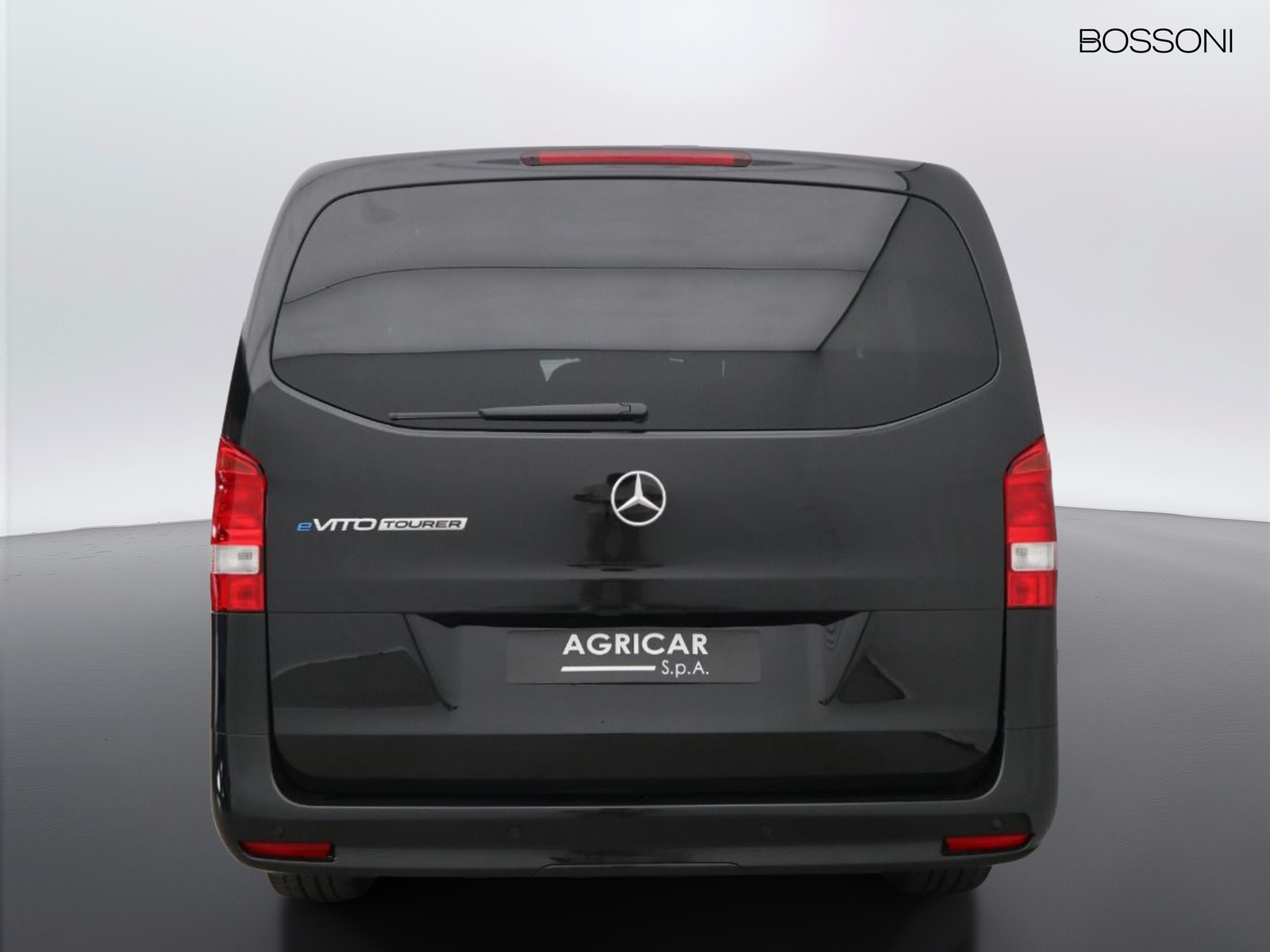 6 - Mercedes Vans Vito etourer 129 long 90kwh