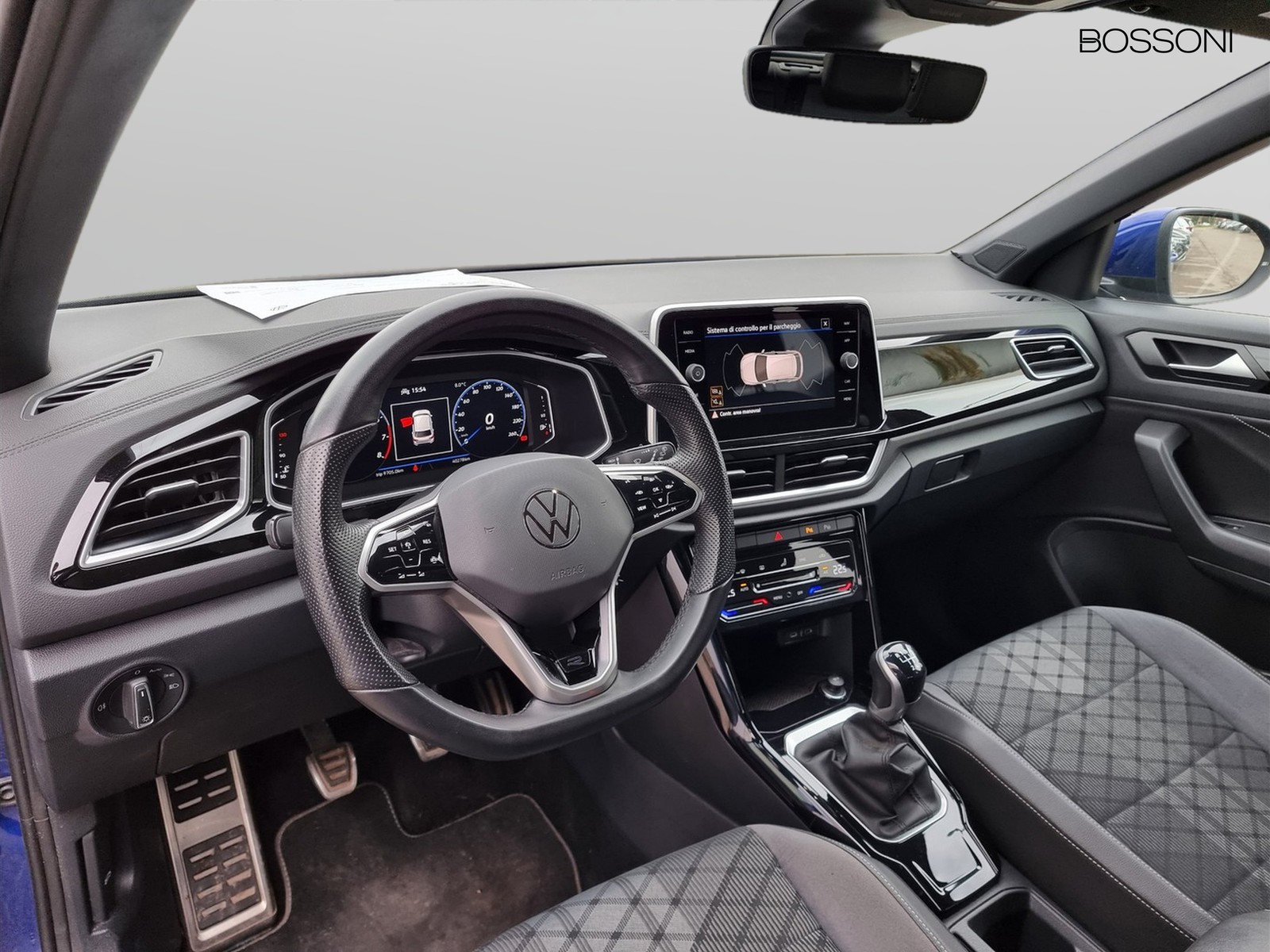 6 - Volkswagen T-Roc 1.5 tsi act r line
