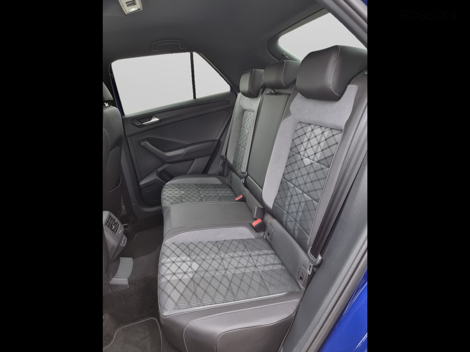 10 - Volkswagen T-Roc 1.5 tsi act r line