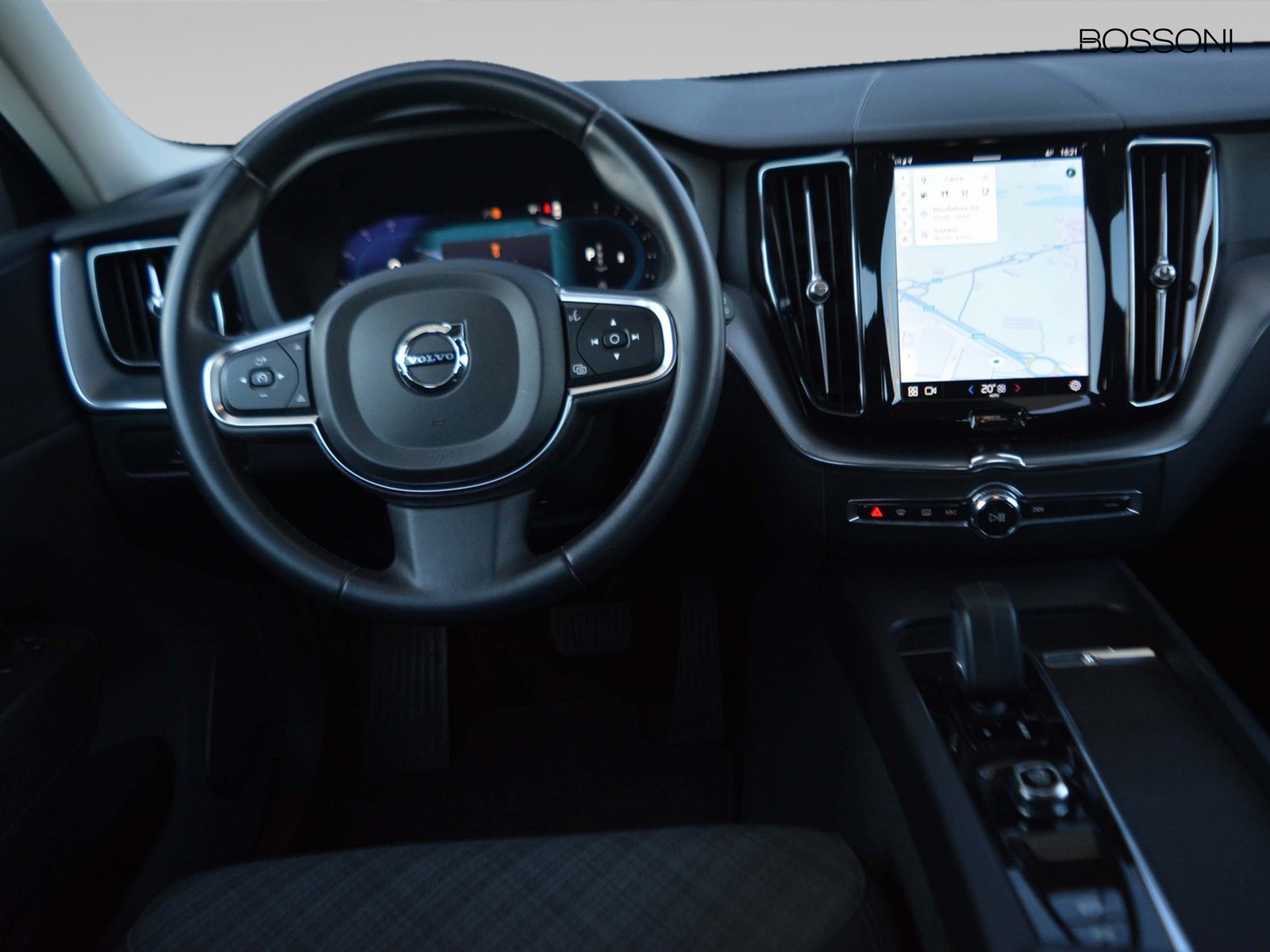 10 - Volvo XC60 2.0 b4 core automatico