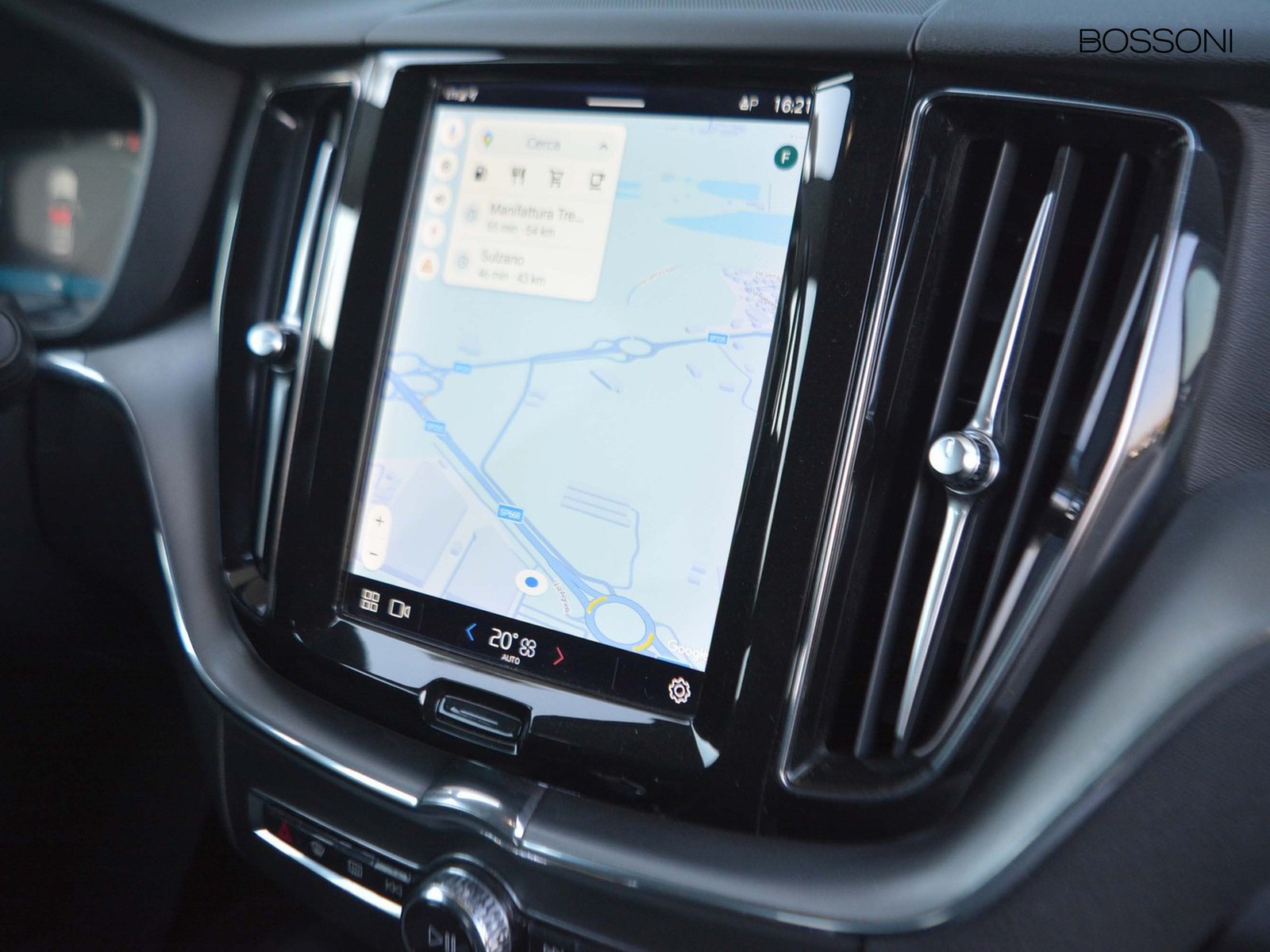 11 - Volvo XC60 2.0 b4 core automatico