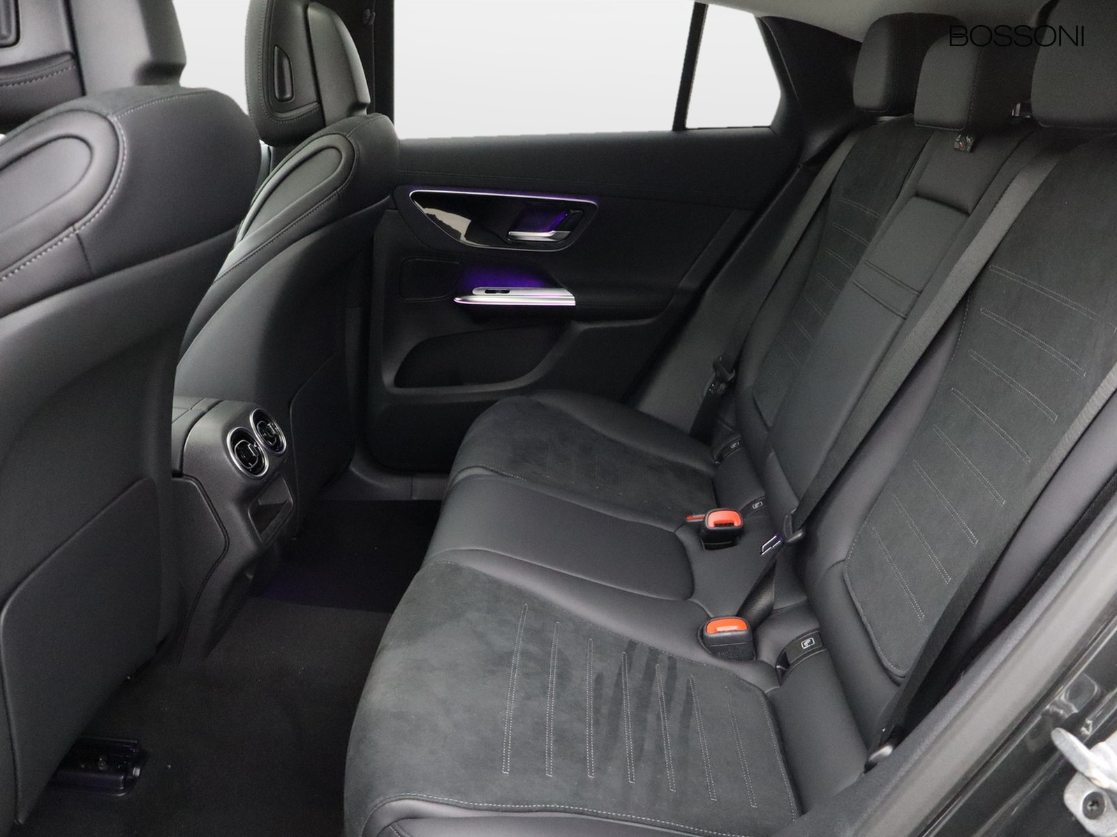 8 - Mercedes GLC coupe 220 d amg line premium 4matic 9g-tronic