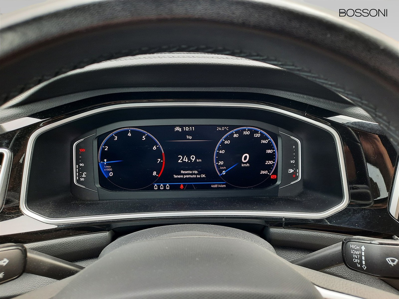 14 - Volkswagen T-Roc 1.0 tsi 110cv r line
