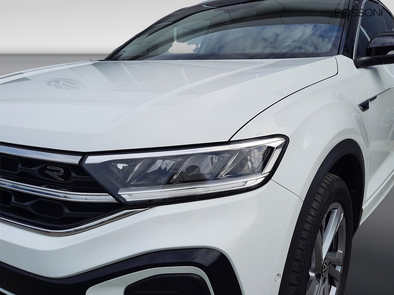 22 - Volkswagen T-Roc 1.0 tsi 110cv r line