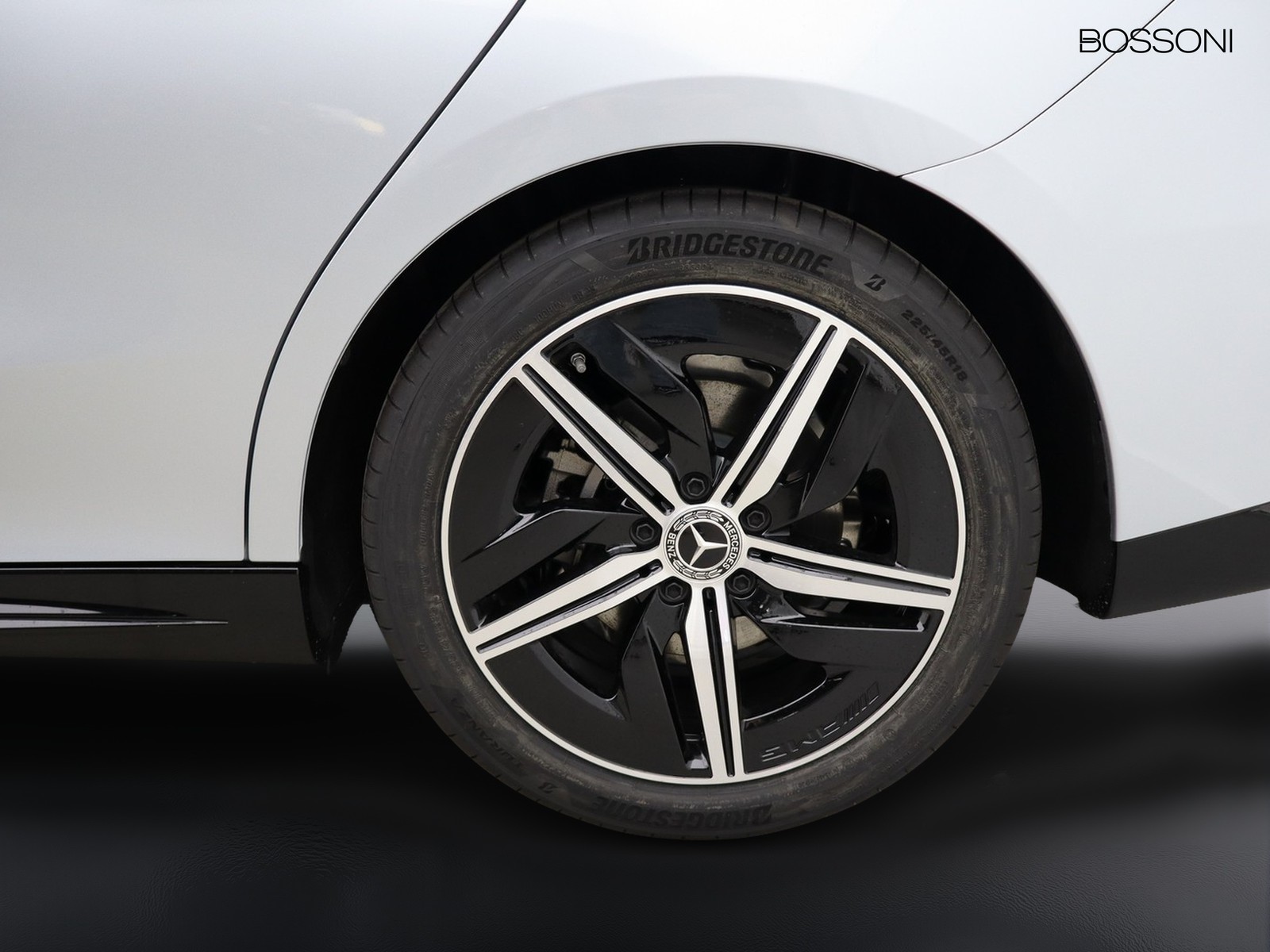 4 - Mercedes CLA 200 advanced plus 4matic auto