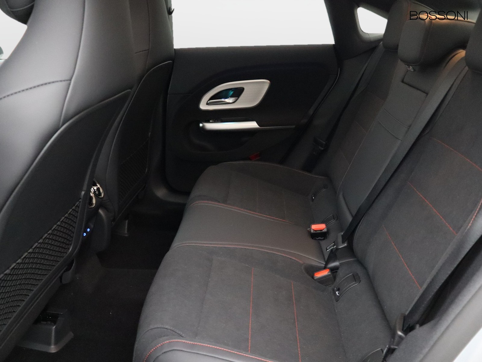 8 - Mercedes CLA 200 advanced plus 4matic auto