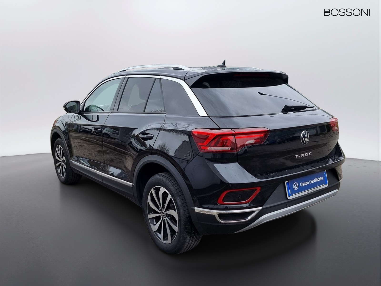 4 - Volkswagen T-Roc 1.0 tsi 110cv style