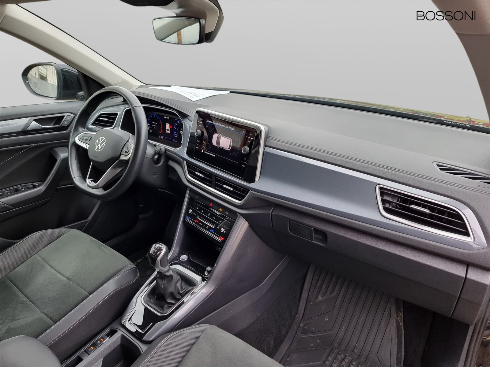 11 - Volkswagen T-Roc 1.0 tsi 110cv style