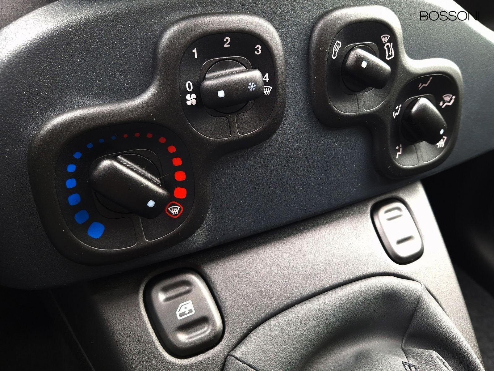 18 - Fiat Pandina 1.0 firefly hybrid 65cv icon s&s 5p.ti