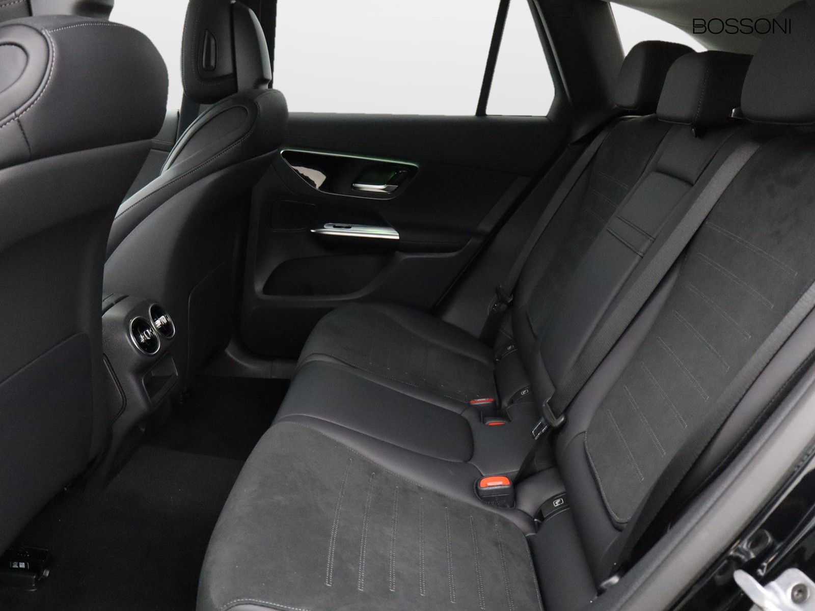 8 - Mercedes GLC suv 300 de plug in hybrid amg line advanced tech 4matic 9g-tronic