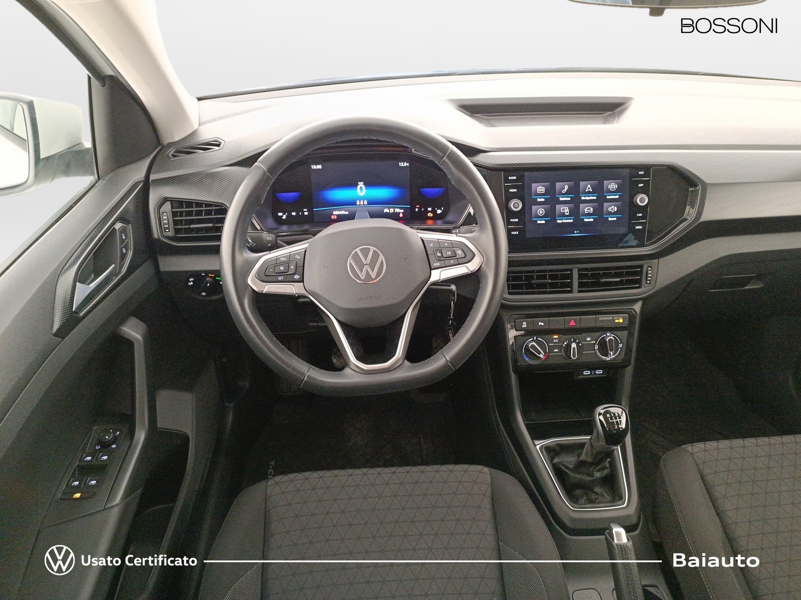 8 - Volkswagen T-Cross 1.0 tsi 110cv style