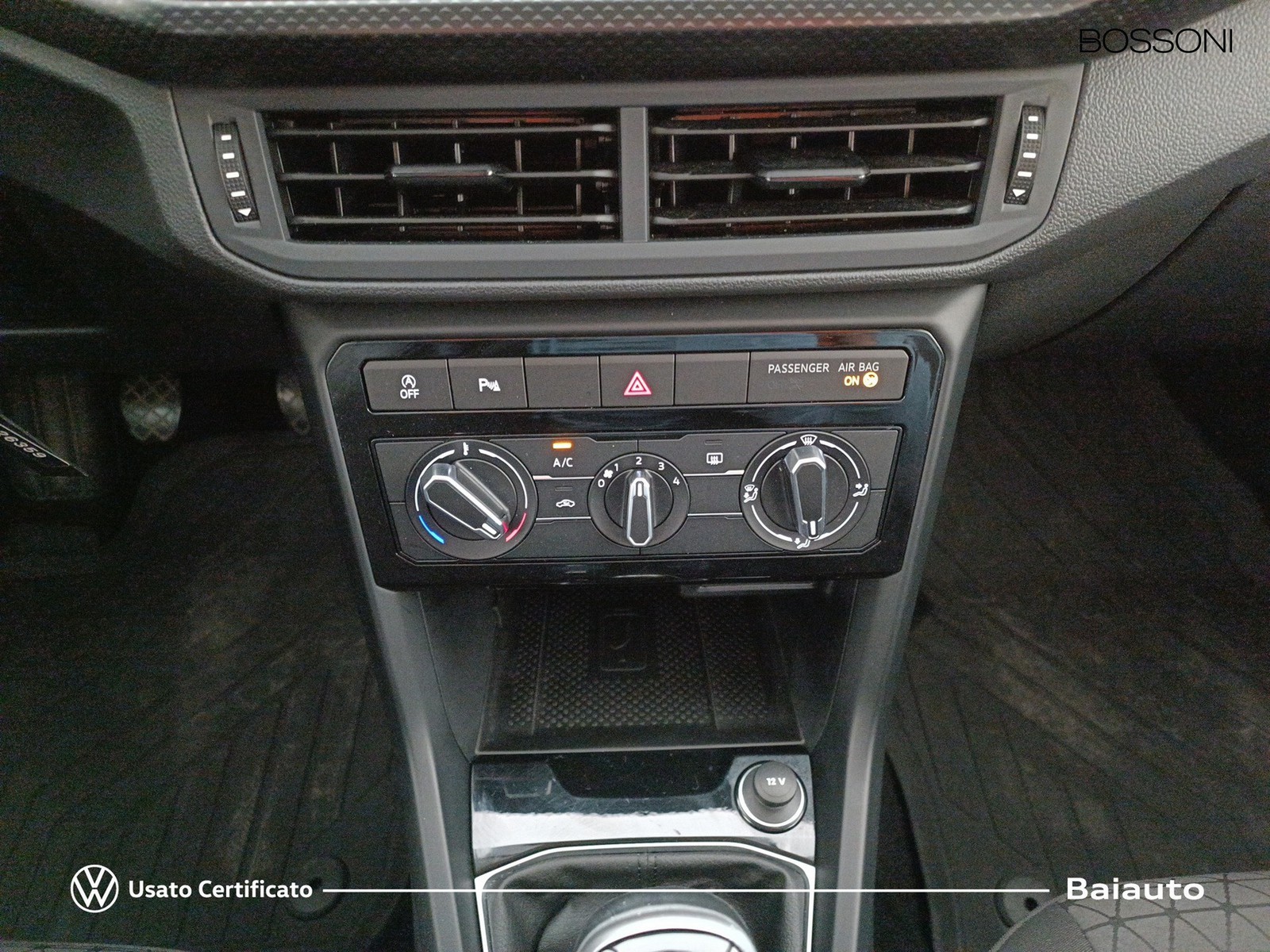 11 - Volkswagen T-Cross 1.0 tsi 110cv style