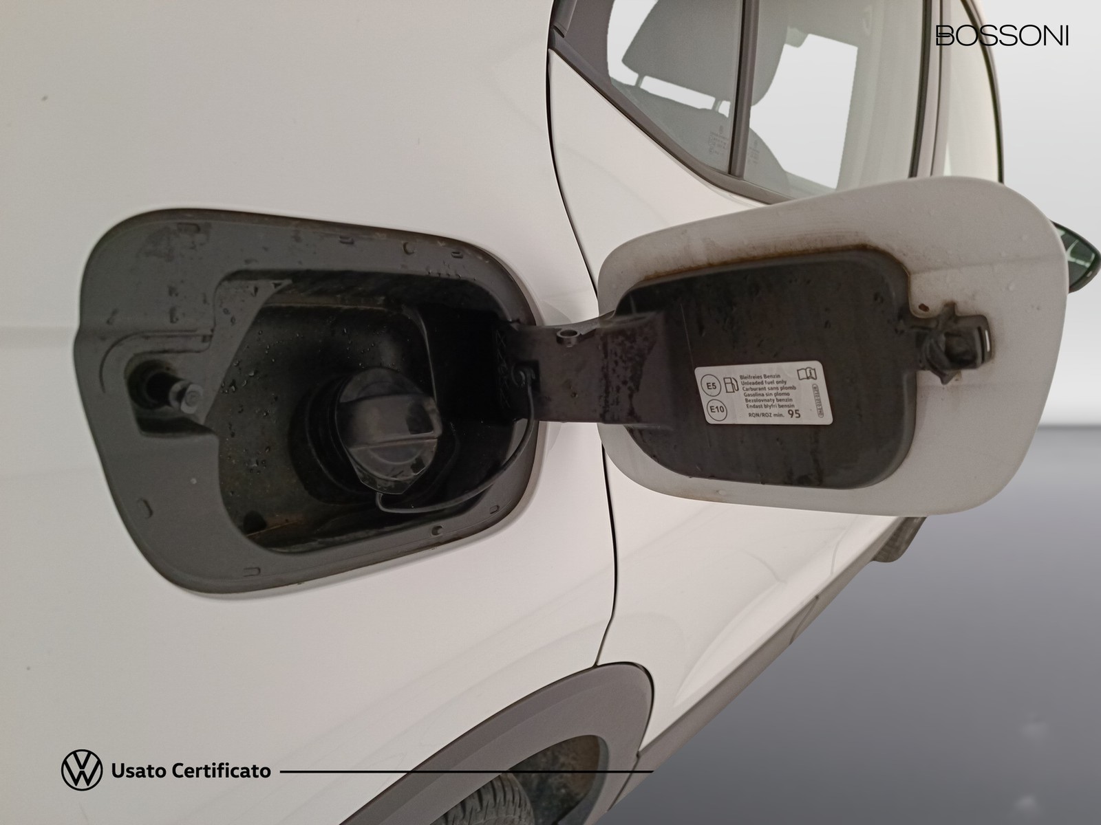 29 - Volkswagen T-Cross 1.0 tsi 110cv style