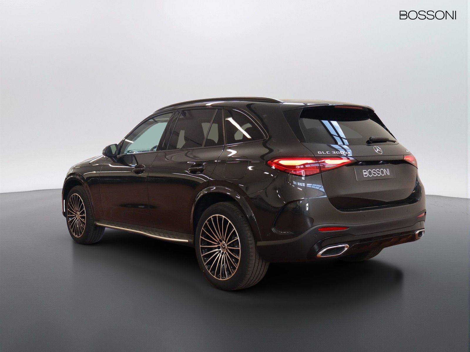 5 - Mercedes GLC suv 300 de plug in hybrid amg line advanced tech 4matic 9g-tronic