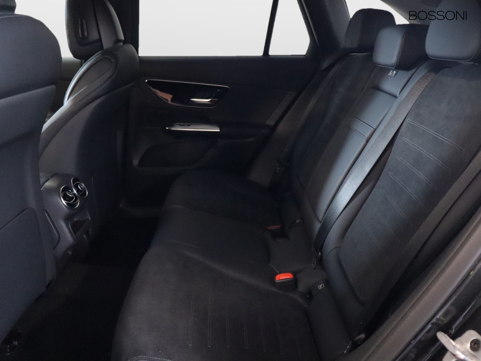 8 - Mercedes GLC suv 300 de plug in hybrid amg line advanced tech 4matic 9g-tronic