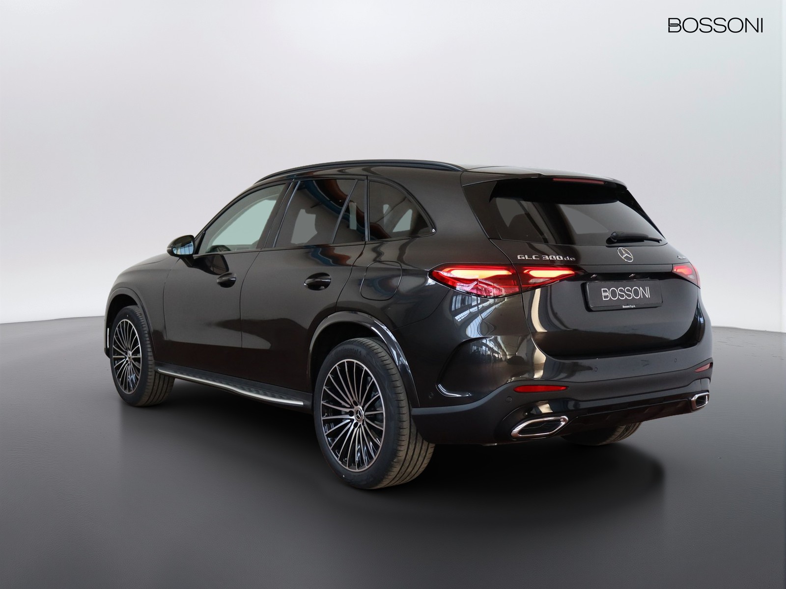 5 - Mercedes GLC suv 300 de plug in hybrid amg line advanced tech 4matic 9g-tronic