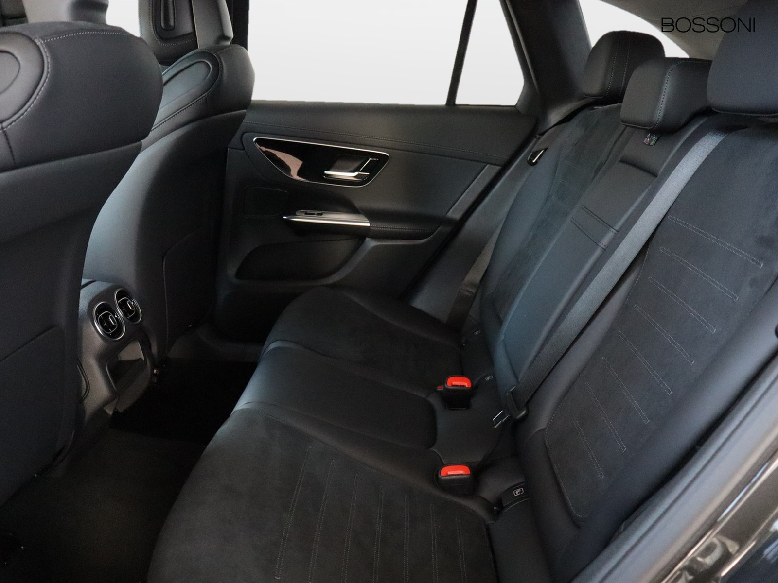 8 - Mercedes GLC suv 300 de plug in hybrid amg line advanced tech 4matic 9g-tronic
