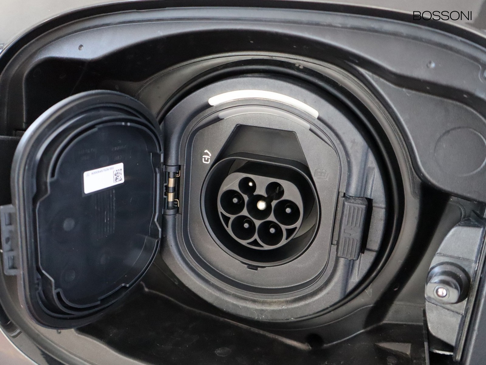 17 - Mercedes GLC suv 300 de plug in hybrid amg line advanced tech 4matic 9g-tronic