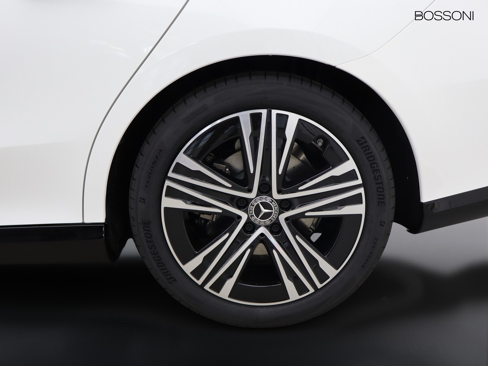 4 - Mercedes CLA 180 advanced plus auto