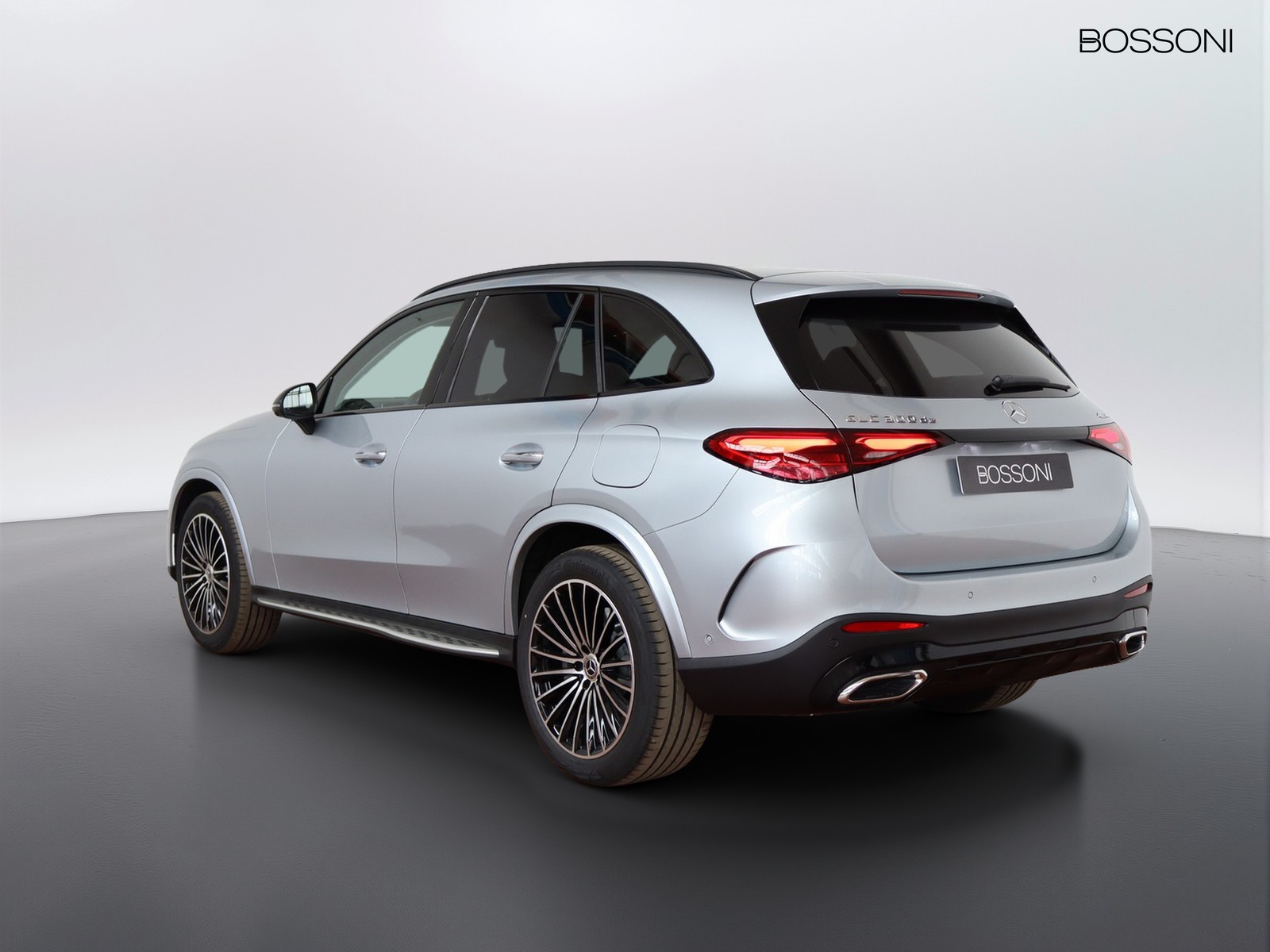 5 - Mercedes GLC suv 300 de plug in hybrid amg line premium tech 4matic 9g-tronic