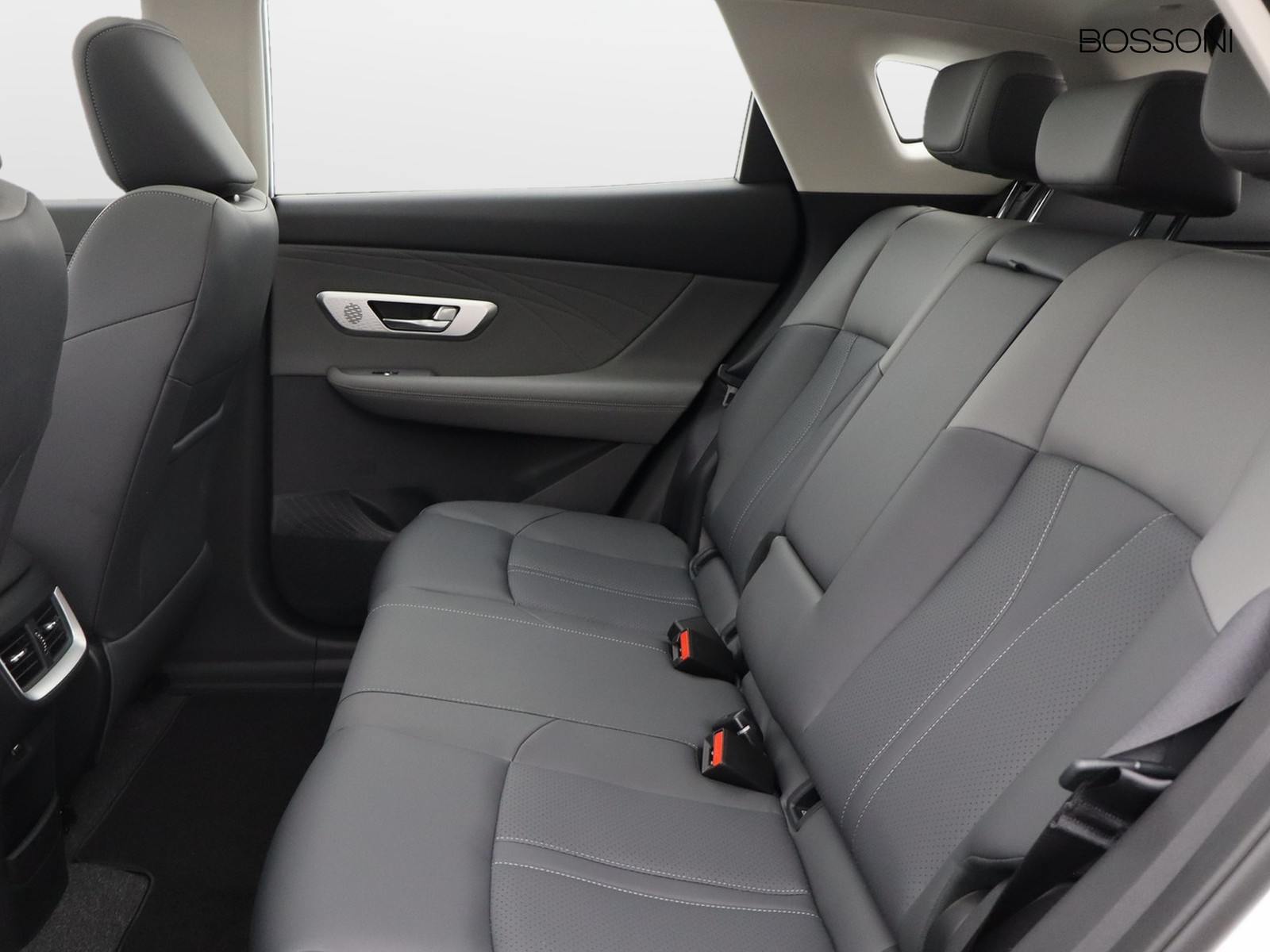 8 - Dongfeng Huge 1.5 t e2 320t auto