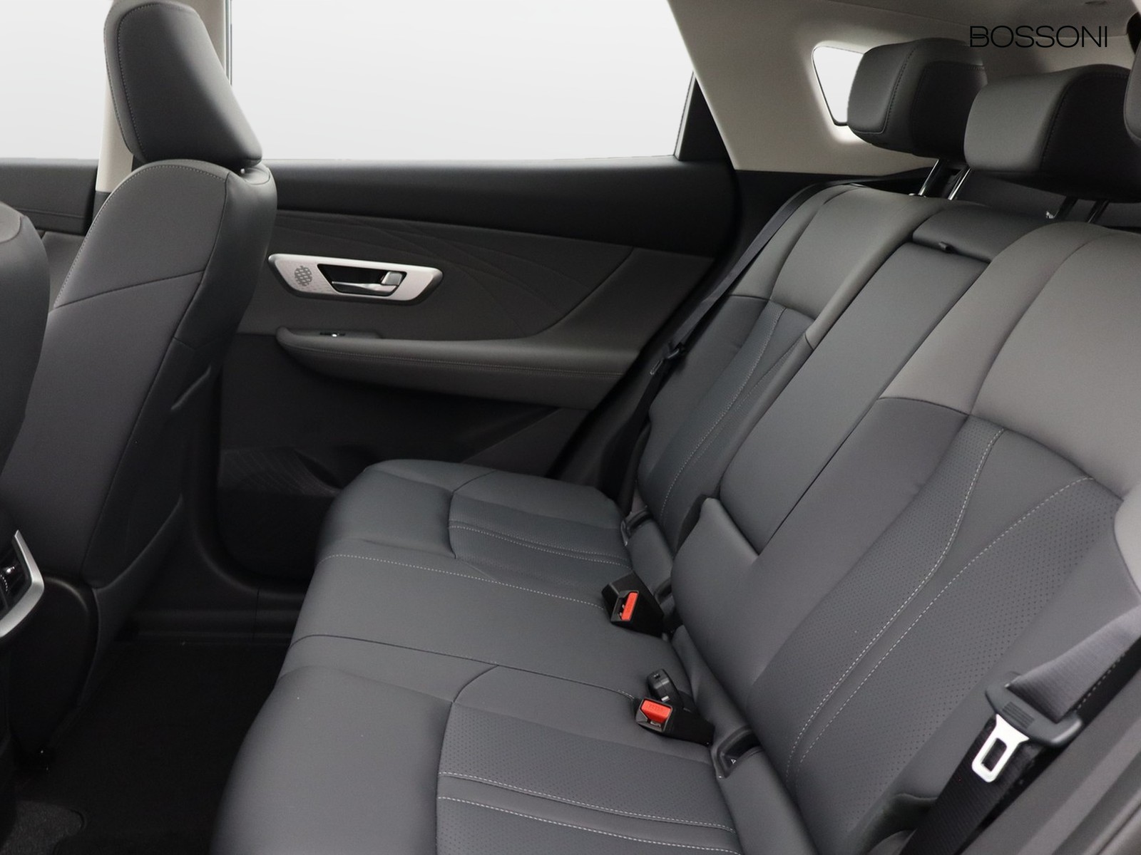 8 - Dongfeng Huge 1.5 t e2 320t auto