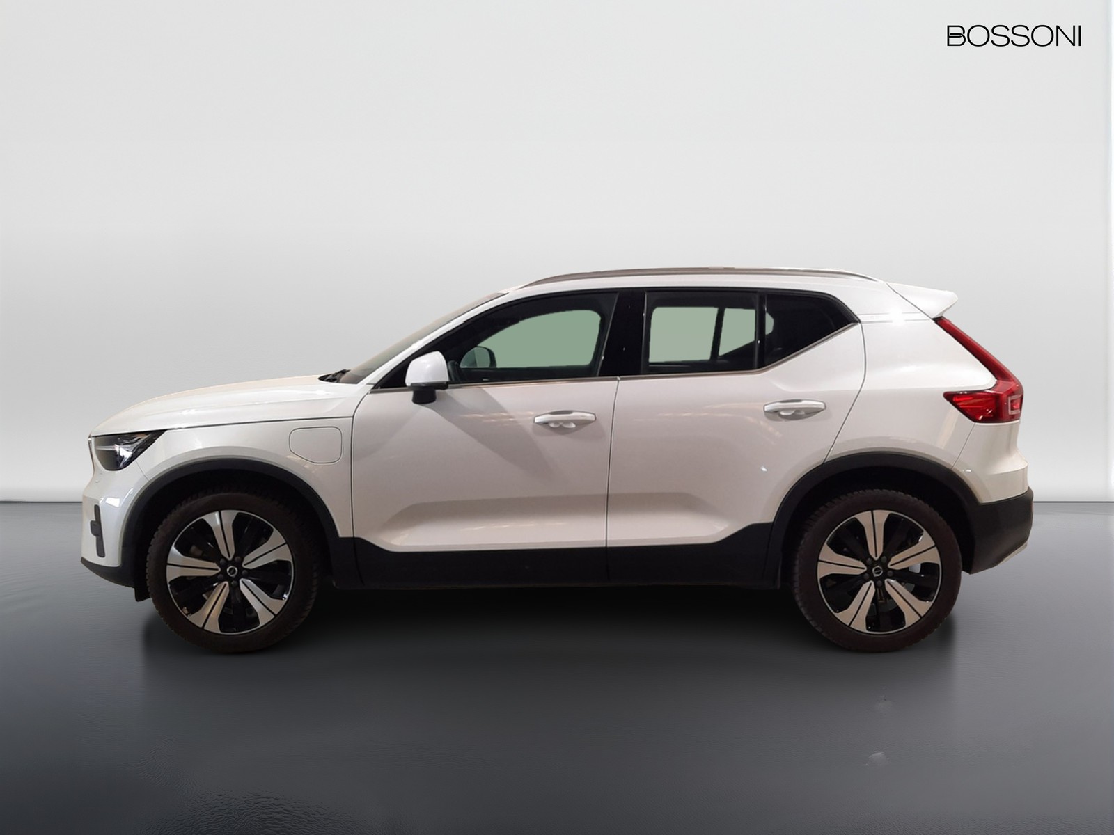 3 - Volvo XC40 1.5 t5 recharge plug-in-hybrid ultimate bright automatico