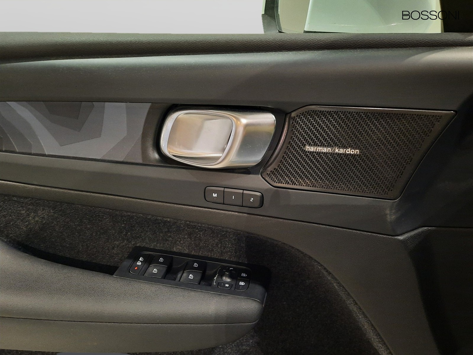 26 - Volvo XC40 1.5 t5 recharge plug-in-hybrid ultimate bright automatico