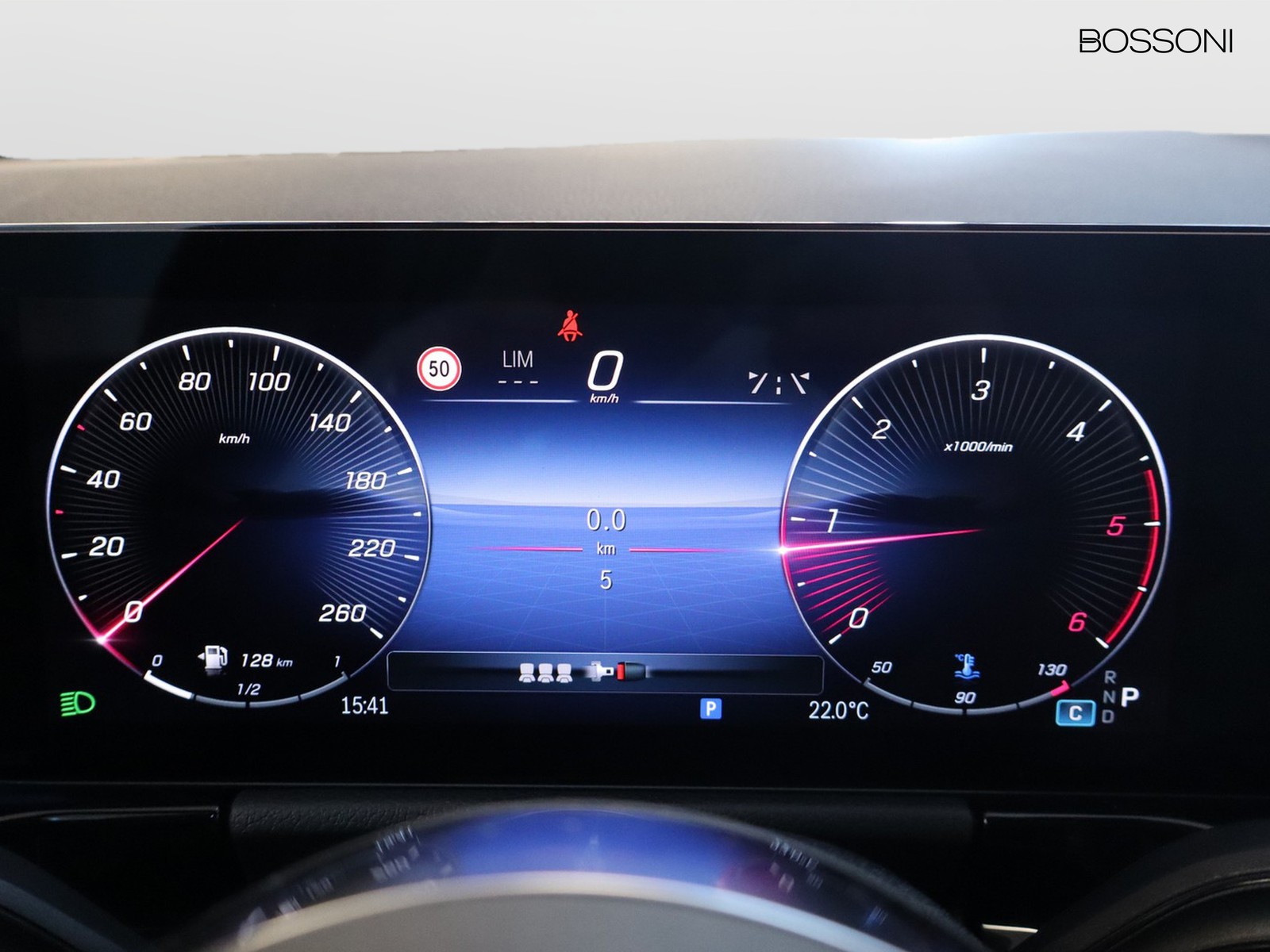 9 - Mercedes GLA 200 d progressive extra 8g-dct