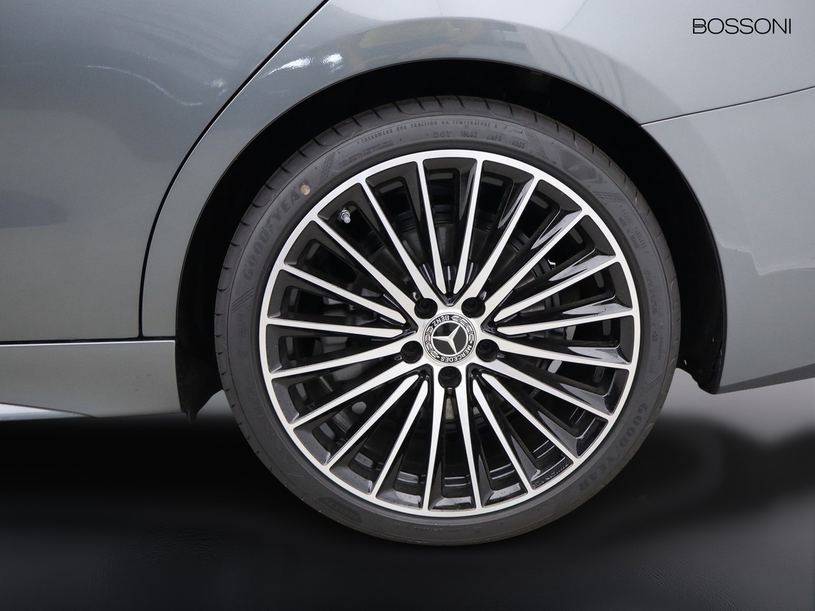 4 - Mercedes Classe C berlina 220 d mild hybrid 200cv amg line advanced plus 4matic 9g-tronic