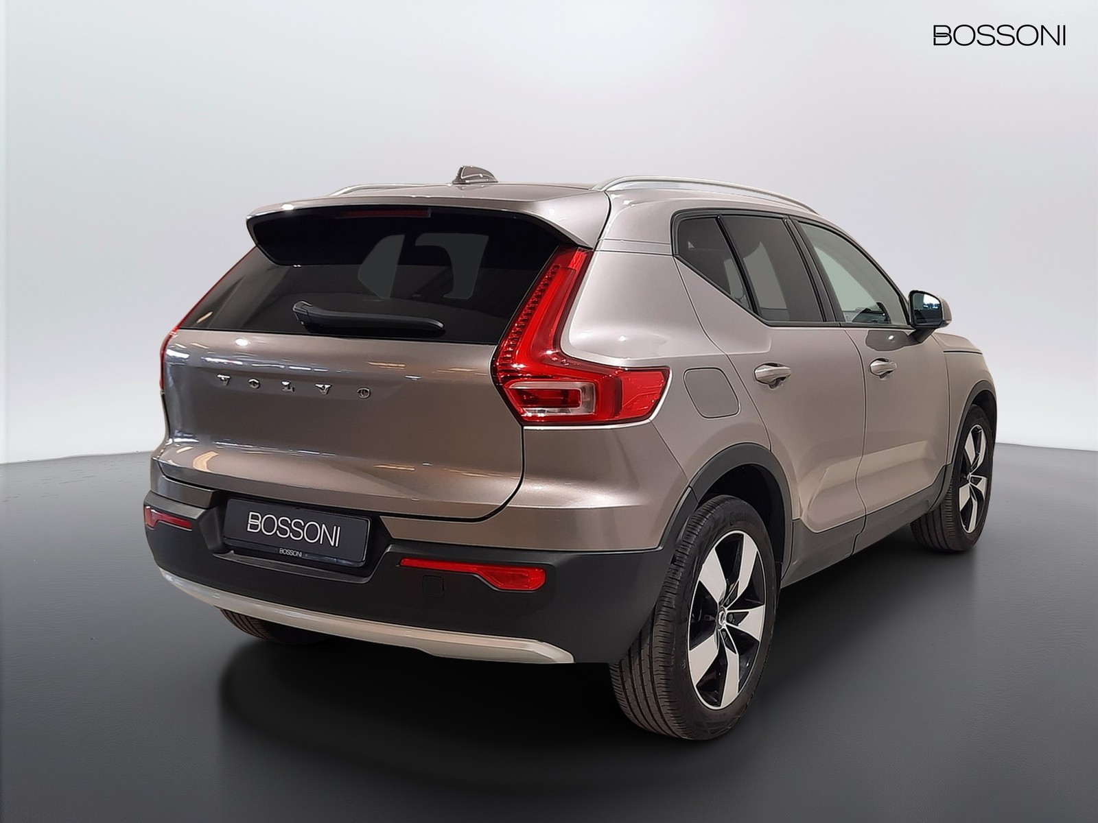 2 - Volvo XC40 n1 1.5 t2 momentum geartronic my21 autocarro