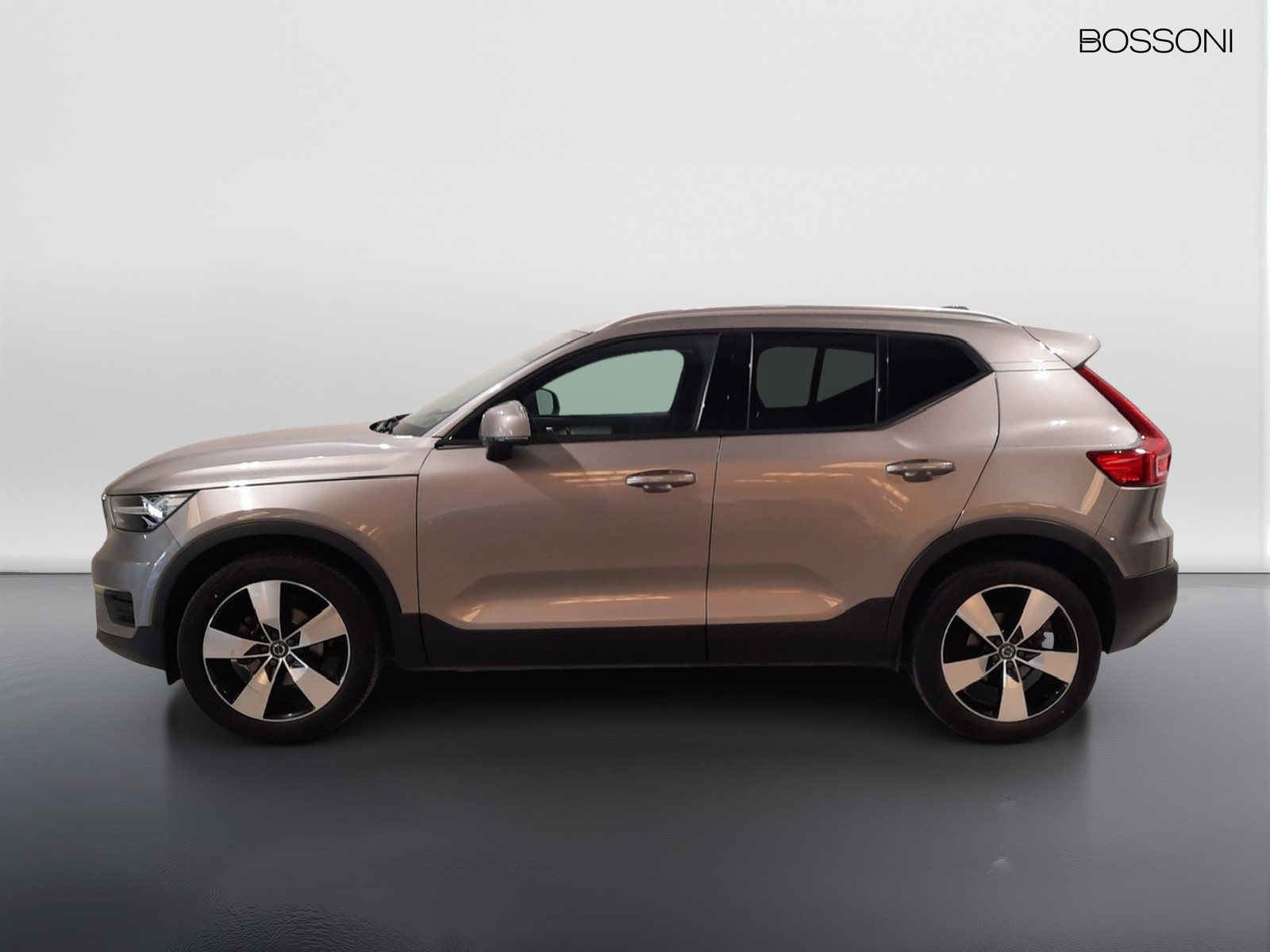 3 - Volvo XC40 n1 1.5 t2 momentum geartronic my21 autocarro