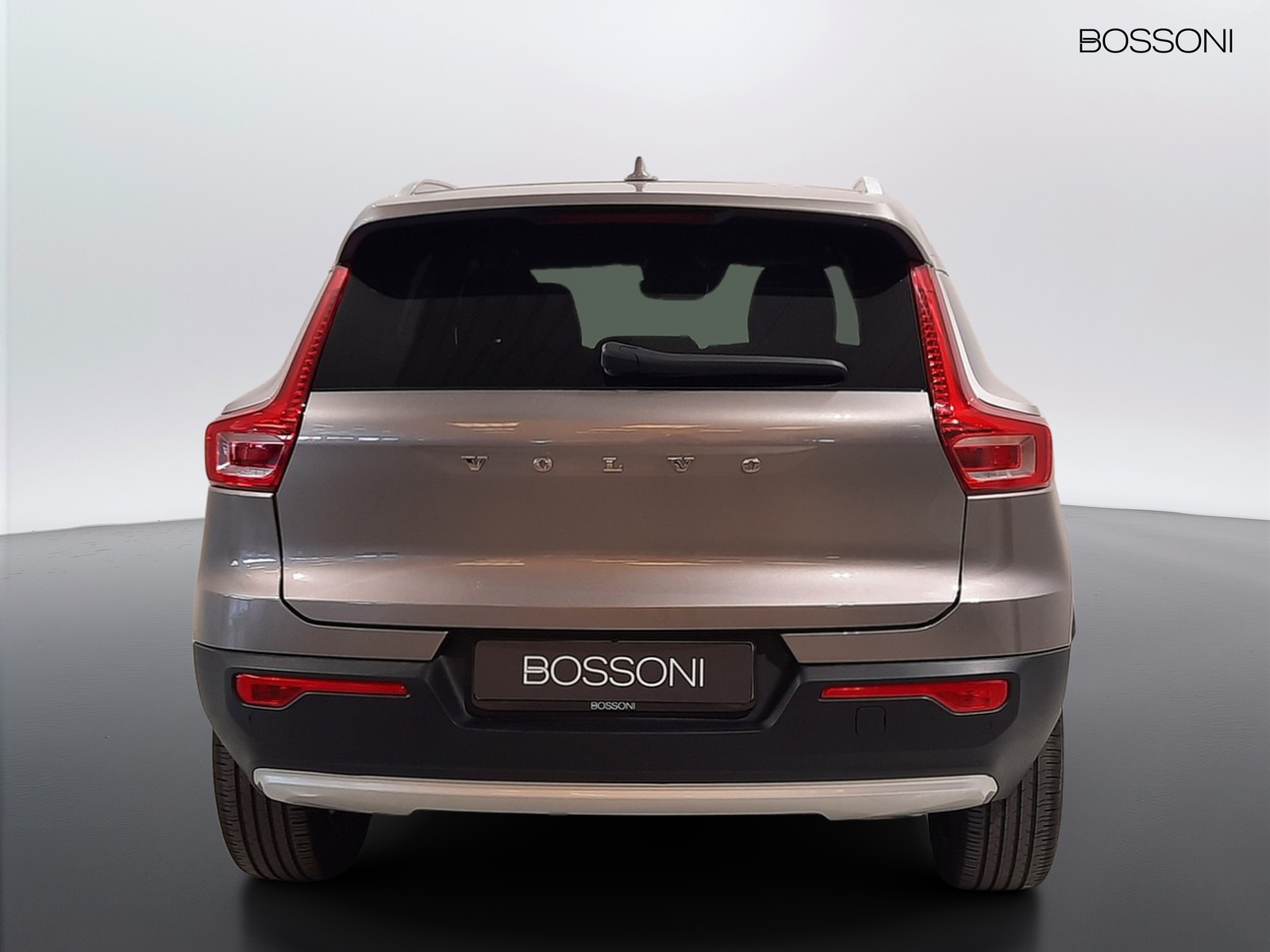 8 - Volvo XC40 n1 1.5 t2 momentum geartronic my21 autocarro