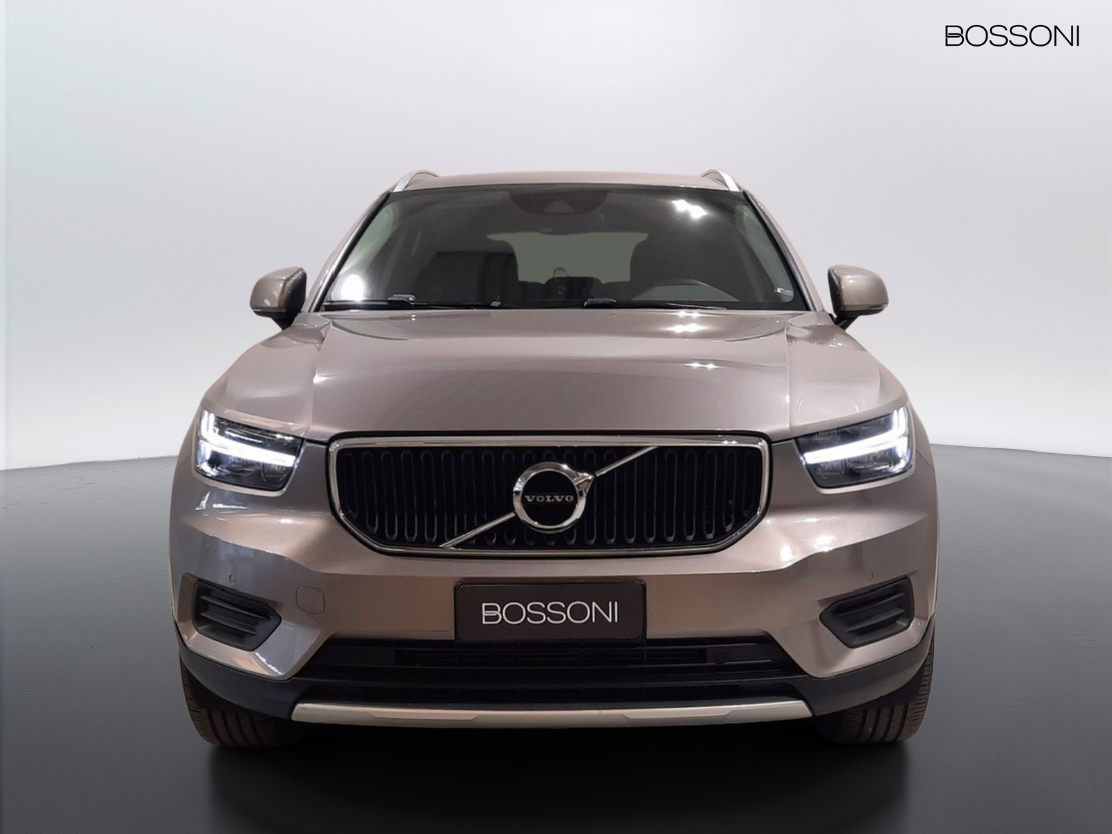 9 - Volvo XC40 n1 1.5 t2 momentum geartronic my21 autocarro