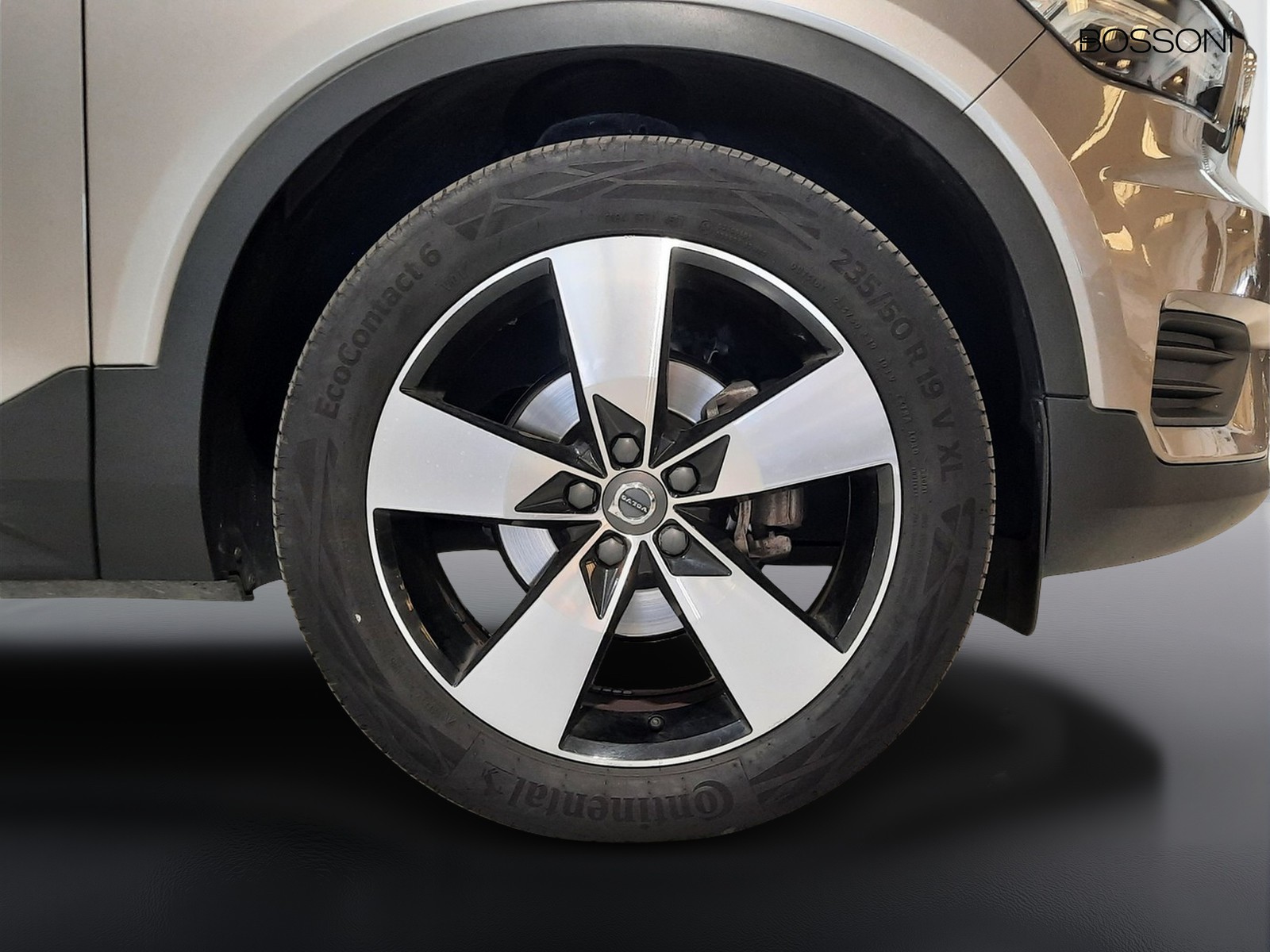 10 - Volvo XC40 n1 1.5 t2 momentum geartronic my21 autocarro