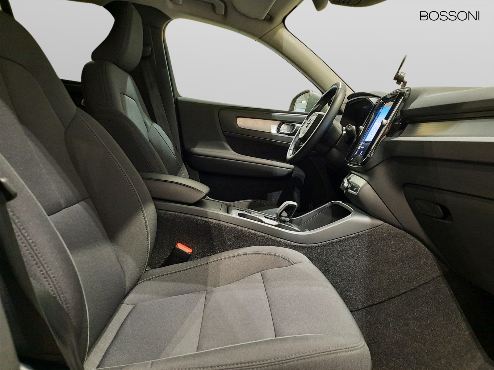 16 - Volvo XC40 n1 1.5 t2 momentum geartronic my21 autocarro