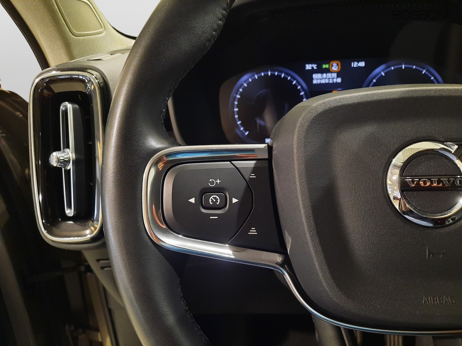 22 - Volvo XC40 n1 1.5 t2 momentum geartronic my21 autocarro