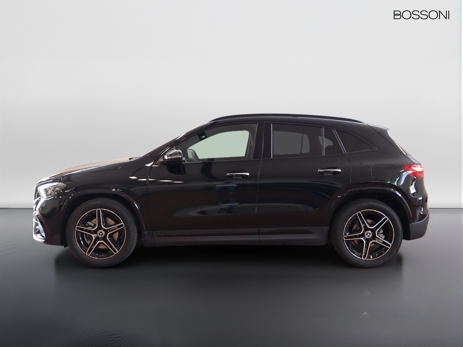 3 - Mercedes GLA 200 d amg line extra 8g-dct