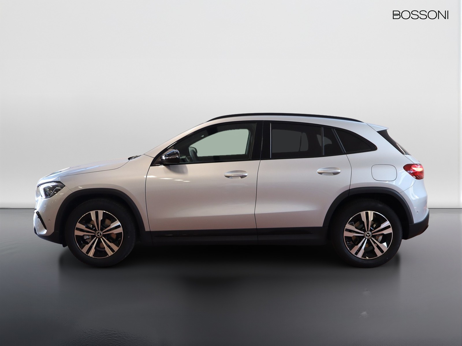 3 - Mercedes GLA 200 d progressive extra 8g-dct