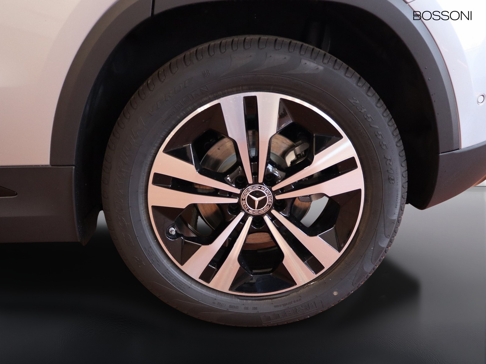 4 - Mercedes GLA 200 d progressive extra 8g-dct