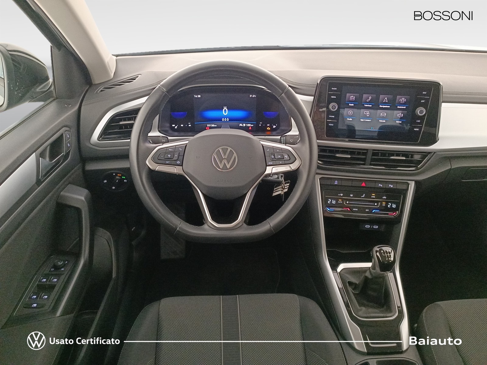 8 - Volkswagen T-Roc 1.0 tsi 110cv life