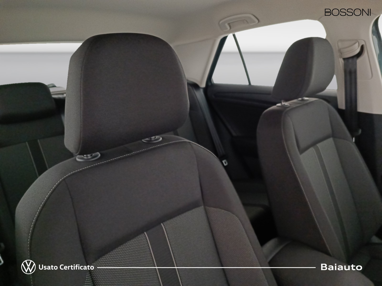 22 - Volkswagen T-Roc 1.0 tsi 110cv life