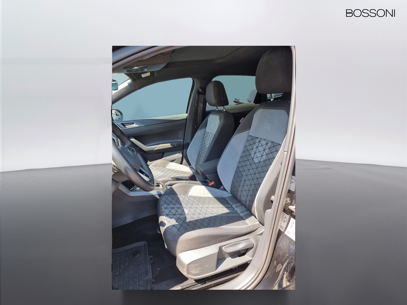 8 - Volkswagen Taigo 1.0 tsi 115cv r-line plus dsg