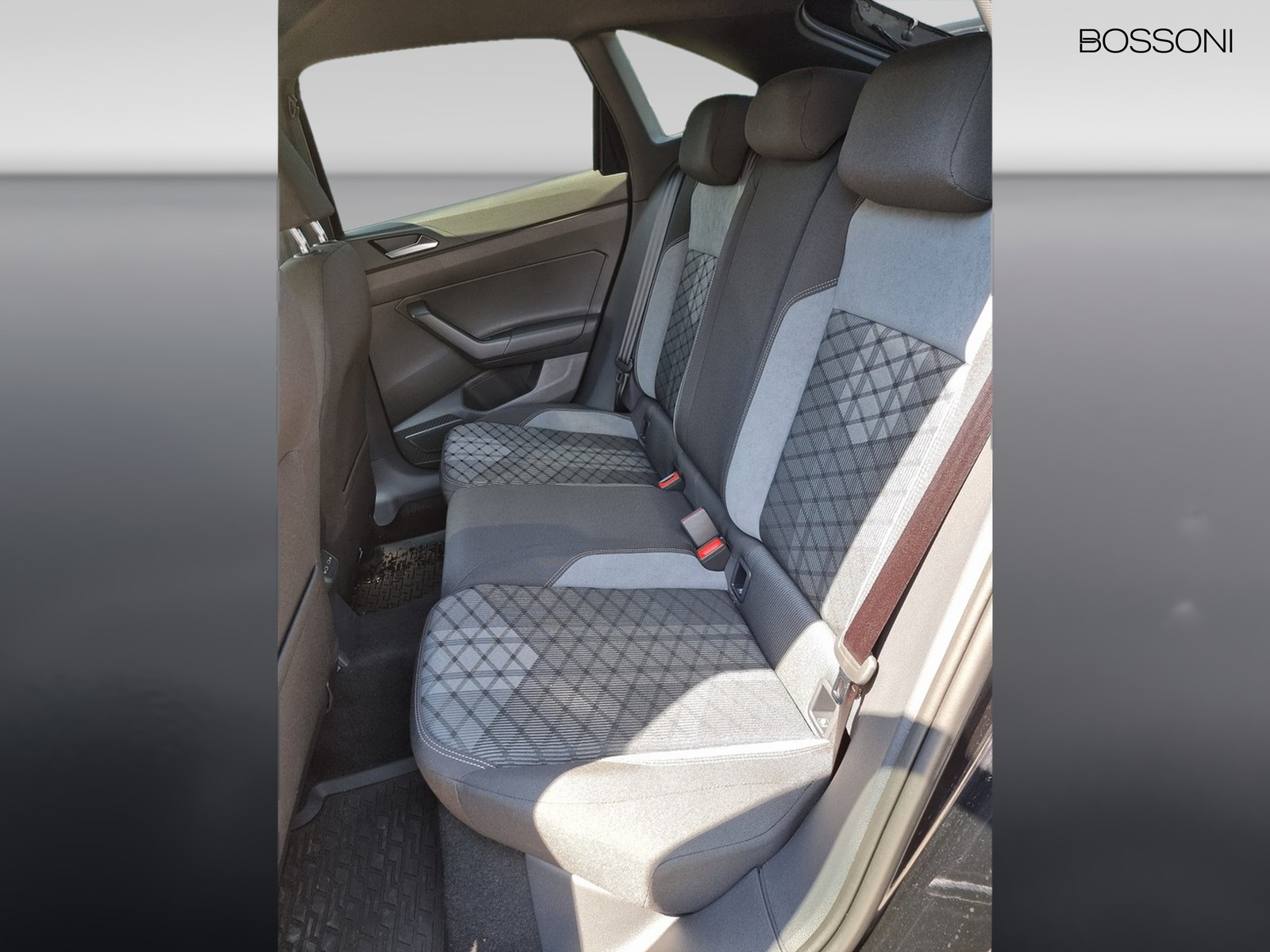 10 - Volkswagen Taigo 1.0 tsi 115cv r-line plus dsg