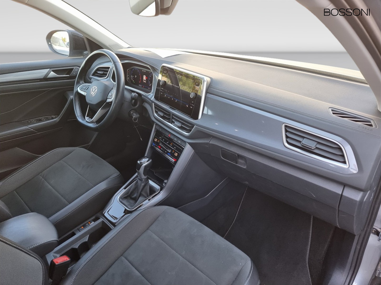 10 - Volkswagen T-Roc 1.5 tsi act style dsg