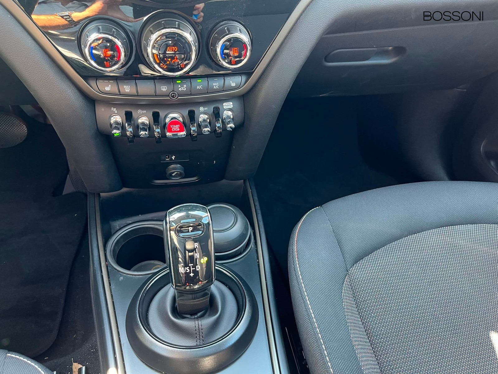 8 - Mini Countryman 2.0 twin power turbo cooper d classic steptronic