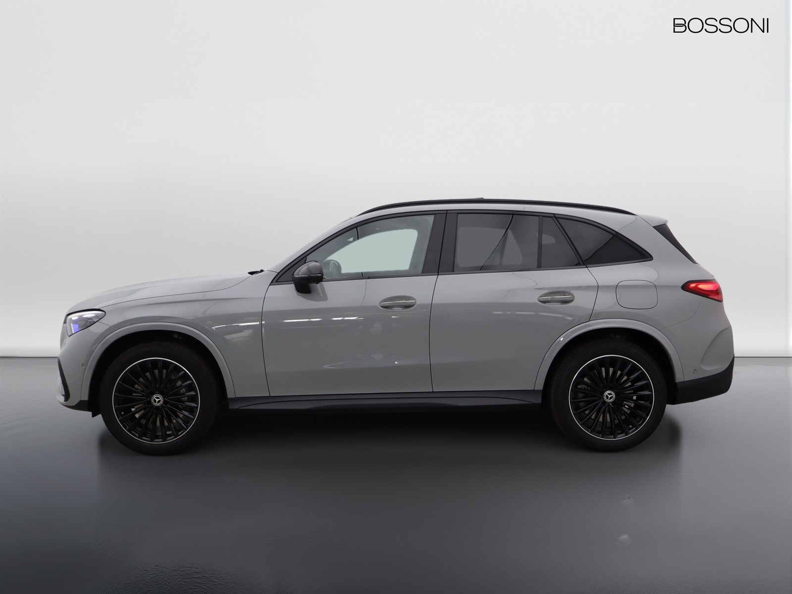 3 - Mercedes GLC suv 300 de plug in hybrid amg line premium 4matic 9g-tronic