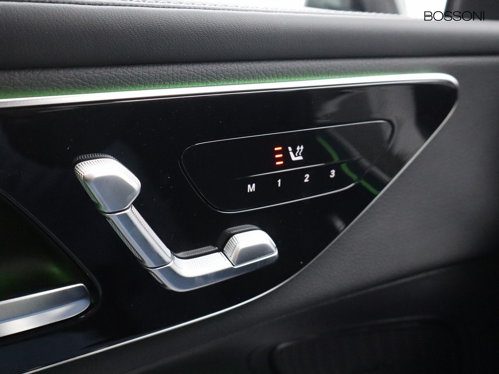 15 - Mercedes GLC suv 300 de plug in hybrid amg line premium 4matic 9g-tronic