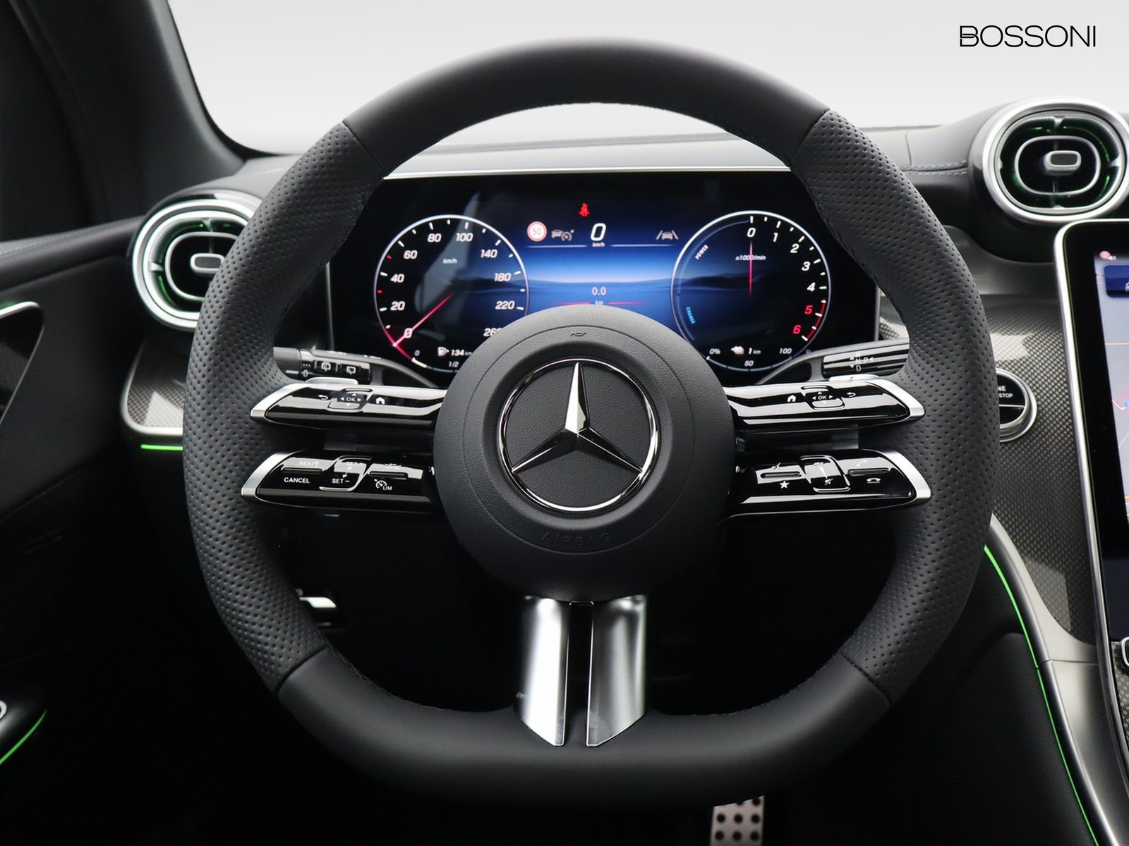 17 - Mercedes GLC suv 300 de plug in hybrid amg line premium 4matic 9g-tronic