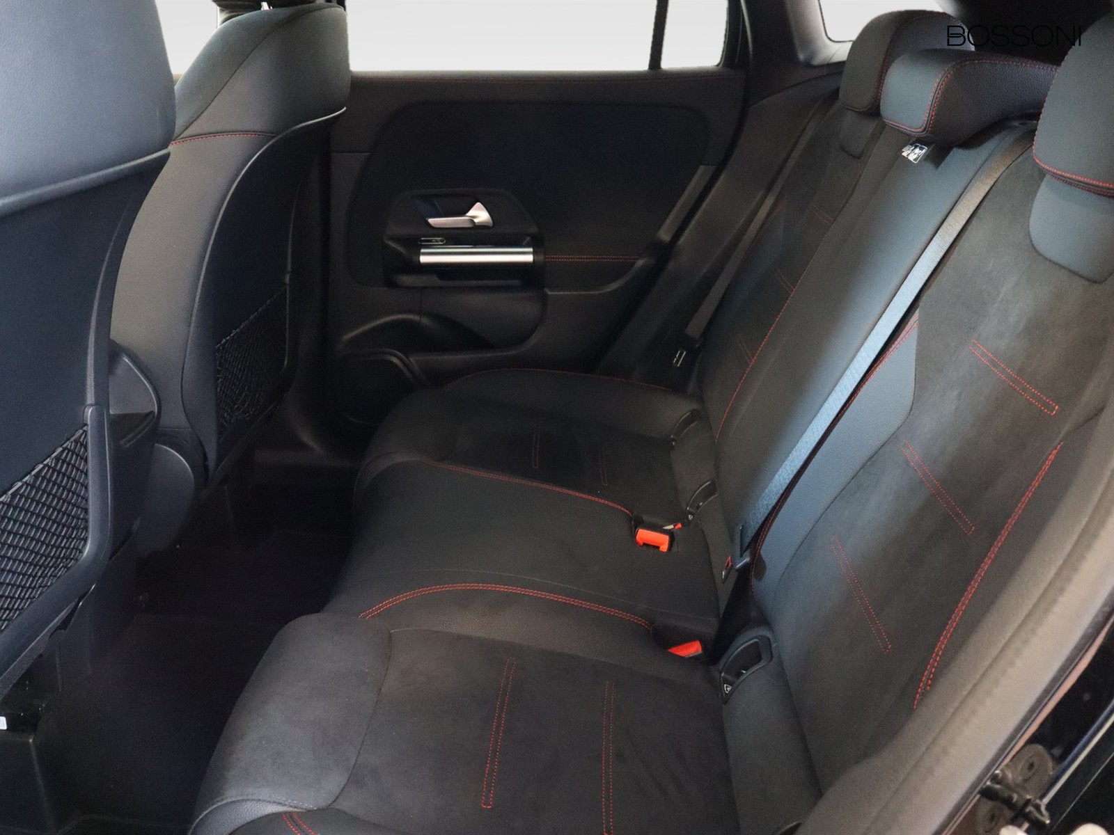 8 - Mercedes GLA 200 d amg line advanced plus digital edition 8g-dct